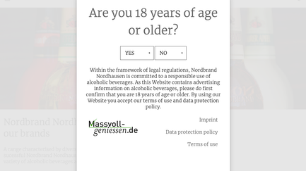 Die Webseite fordert Nutzer auf, ihr Alter zu bestätigen, um Zugang zu alkoholischen Inhalten zu erhalten.