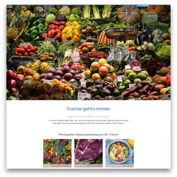 Ein bunter Marktstand voller frischer Obst- und Gemüsesorten, der eine einladende und gesunde Auswahl bietet.