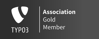 Das Logo von TYPO3 in Weiß auf einem grauen Hintergrund, mit dem Text 'Gold Member' und 'Association'.